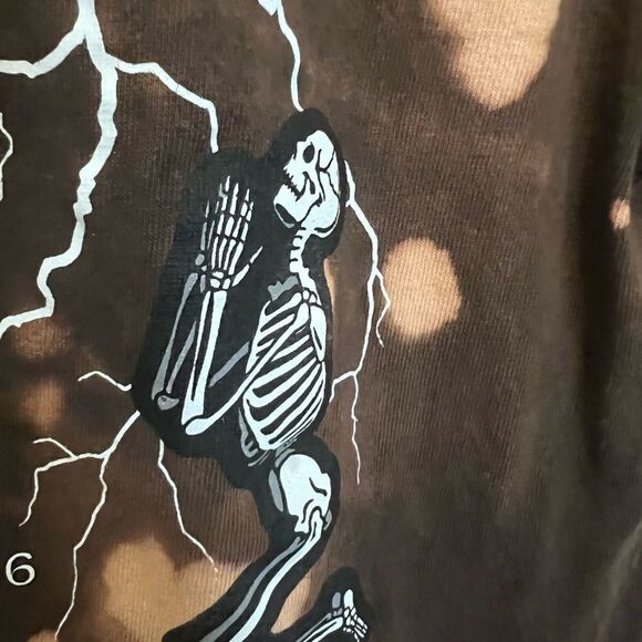 Reason Brand Men’s customized one of a kind T-shirt. - Picture 6 of 8